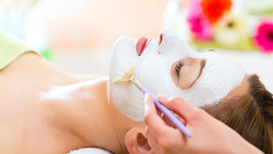 Metody pielęgnacji twarzy nastolatki.