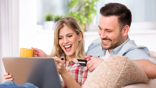 Miała być polska marka, a jest azjatycki produkt. Tak sklepy naciągają klientów