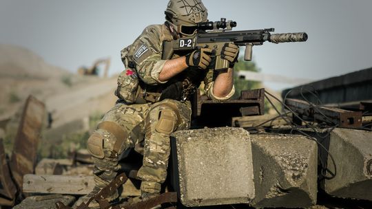 Na co zwrócić uwagę kupując szafę na broń?