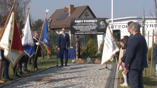 Narodowy Dzień Pamięci Ofiar Zbrodni Katyńskiej: tczewianie oddali hołd zamordowanym 