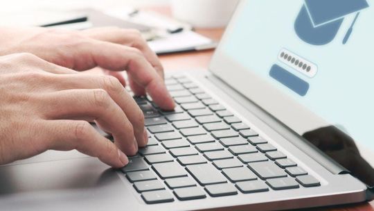 Nauczyciele nie chcą testować eDziennika za darmo
