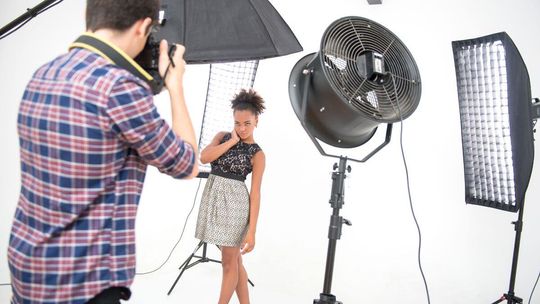 Nie tylko informatycy. Brzoska pokazuje, kogo zwolni AI