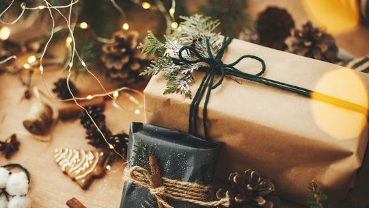 Niedrogie, ale fajny prezenty świąteczne? Poznaj nasze typy!