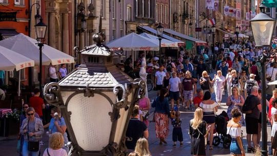 Niepokojące wnioski z Narodowego Spisu Powszechnego: Polaków jest coraz mniej i są coraz starsi