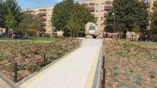 Nowe oblicze skweru przy SP4