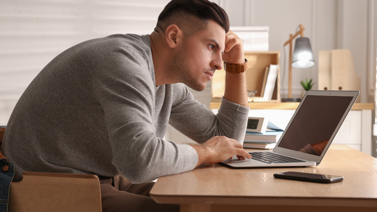 Oszustwo na robota. Chwila nieuwagi może nas sporo kosztować