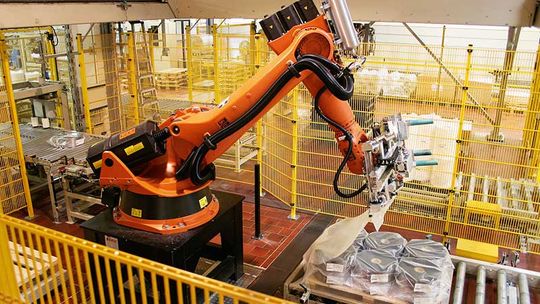 Paletyzacja jednym z najważniejszych działań robotyzacji procesów produkcyjnych