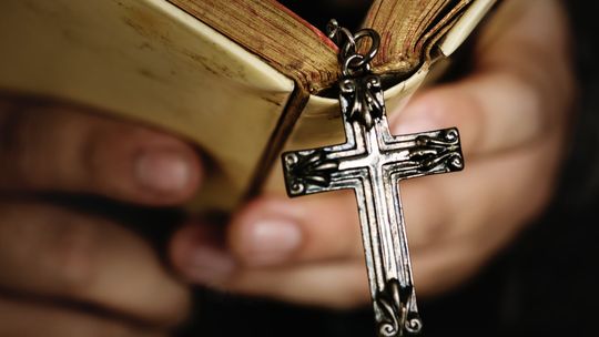 Pamiątki z bierzmowania - jaki prezent wybrać?