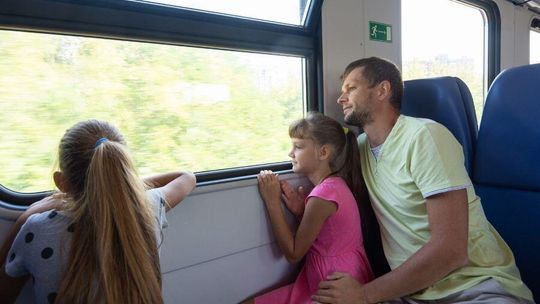 Paraliż kolei nie odstraszył pasażerów. Polacy coraz częściej wybierają pociąg zamiast auta