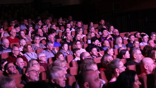 Październikowy repertuar CKiS [ROZMOWA]