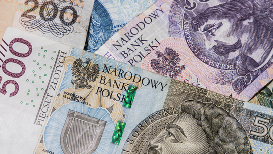 Pierwsze renty wdowie trafiły już do emerytów. Odmowy też