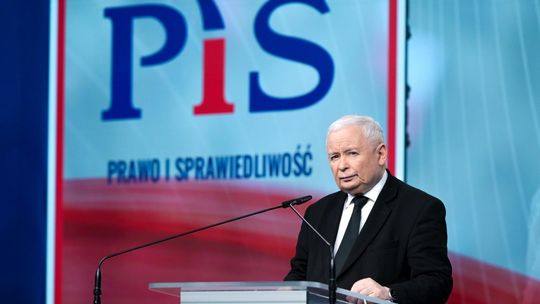 PiS zmieni nazwę? Osiem gwiazdek wciąż uwiera