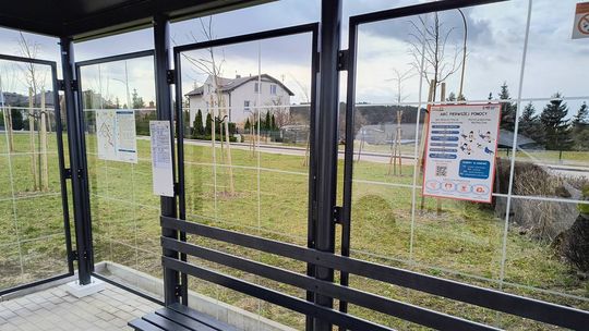 Instrukcja ratowania życia dostępna na przystankach w Tczewie