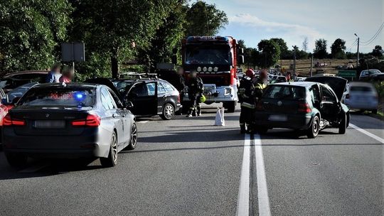 Po wypadku w Pieniążkowie 19-letniej mieszkance powiatu tczewskiego zatrzymano prawo jazdy, a jedna osoba trafiła do szpitala