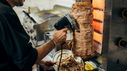 Pogrom podczas kontroli kebabów. Co trzeci jest oszukany