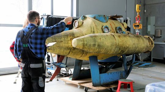 Pojazd podwodny „Delfin II” trafił do Centrum Konserwacji Wraków Statków w Tczewie