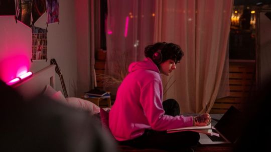 Pokój nastolatka gamer-eco – poradnik remontowy