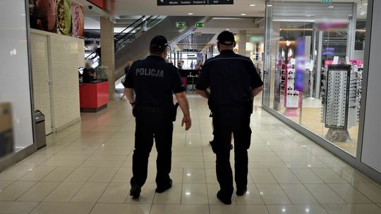 Policjanci nadal będą kontrolować przestrzeganie obostrzeń
