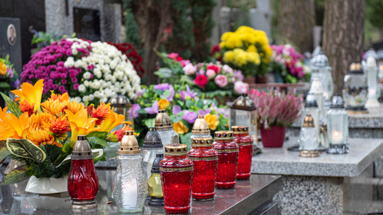 Polska rządzi rynkiem zniczy. Nasze produkty podbijają nie tylko Europę