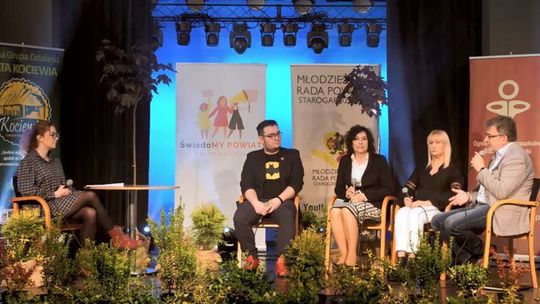 Powiatowe Forum Młodzieży w Starogardzie Gdańskim. Dyskutowali o tematach ważnych dla młodych