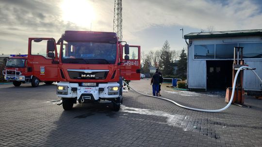 Gniew: Pożar w firmie produkującej farby. Z budynku ewakuowano 50 osób