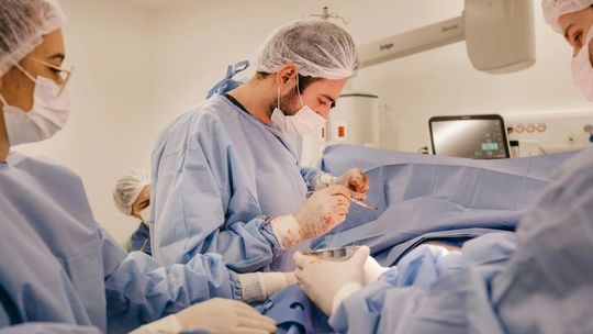 Prawie 3 mln zł dla lekarza. Szpitale ujawniły zarobki