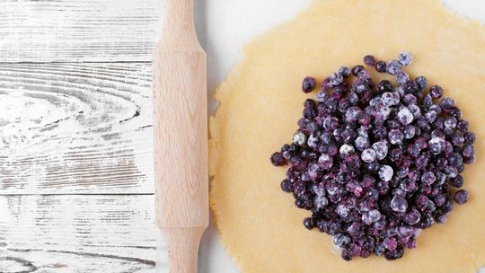 Przepis na tradycyjne, domowe jagodzianki. Zrób je samodzielnie