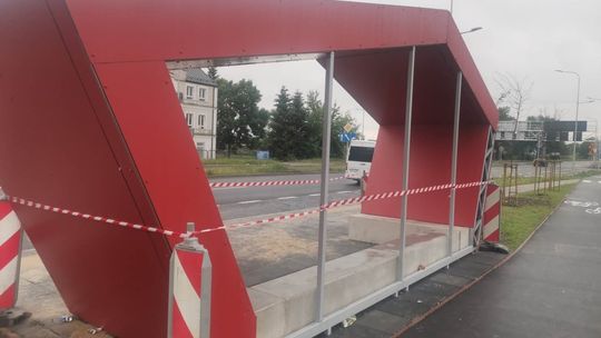 Przystanek autobusowy w cenie mieszkania? Urodą nie grzeszy