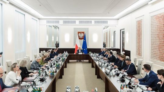 Rekonstrukcja rządu. Nieoficjalnie: osiem ministerstw mniej