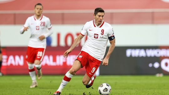 "Robert Lewandowski kończy karierę". Kibice zamarli