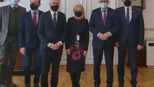 Rząd deklaruje: "Przekażemy pieniądze na dokończenie remontu mostu". W Tczewie powstanie też filia Muzeum II Wojny Światowej