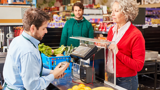 Sprzedawcy pod lupą kontrolerów. Mandaty poszły w miliony złotych