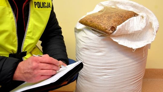 Starogard Gdański: Policjanci zabezpieczyli krajankę bez polskich znaków akcyzy