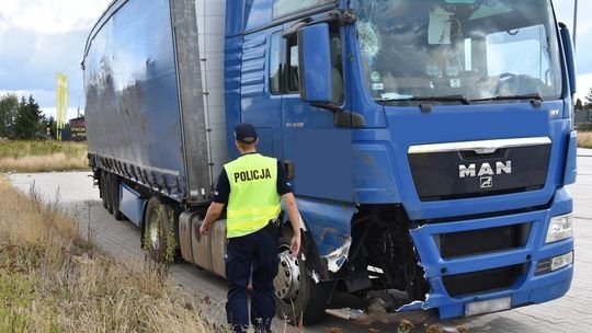 Starogard Gdański: Pomimo niedopuszczenia do ruchu, jechał rozbitym TIR-em DK22