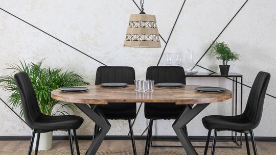 Stół okrągły rozkładany - dlaczego warto wybrać go do kuchni otwartej na salon?