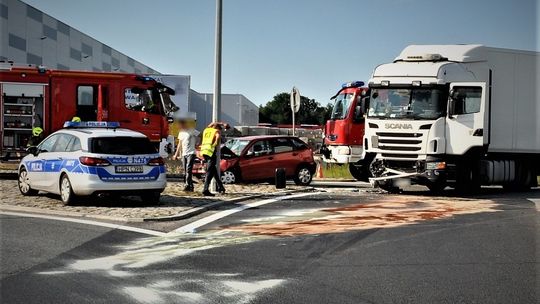 Swarożyn: Zderzenie samochodu ciężarowego z osobowym na DK 22 [AKTUALIZACJA]