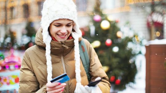 Świąteczne szaleństwo w sieci. W internecie szukamy nie tylko prezentów