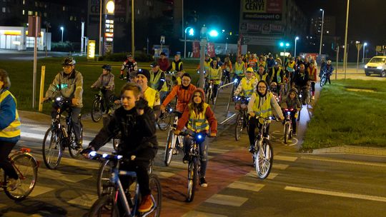 Świecić przykładem, czyli nocny przejazd rowerowy