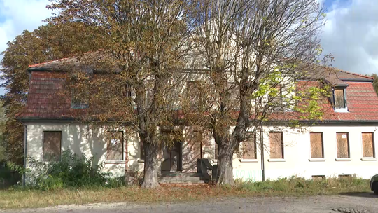 Szansa dla zabytku na Piotrowie: Tczew ogłasza trzeci przetarg na dworek z 1906 roku