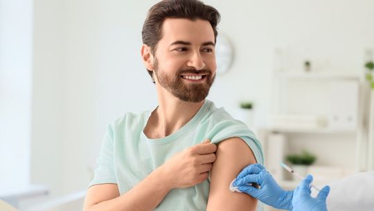 Szczepionki przeciw grypie z opóźnieniem. Farmaceuci wyjaśniają, co się stało