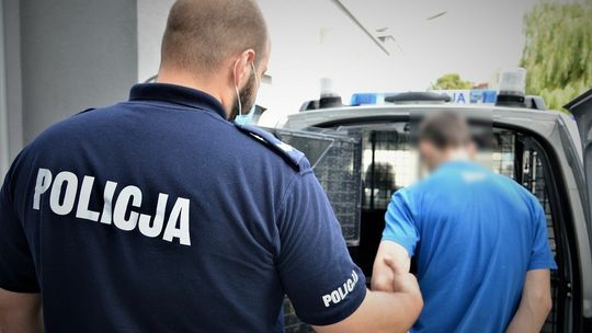 Tczew: 22-latek chował w mieszkaniu narkotyki. Policja przeszukała jego mieszkanie