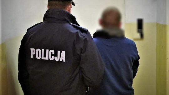 Tczew: 24-latek uszkodził windę i miał przy sobie narkotyki