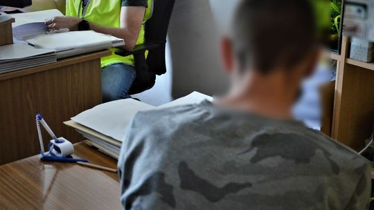 Tczew: 36-latek z zakazem prowadzenia uciekał przed policją nieubezpieczonym autem