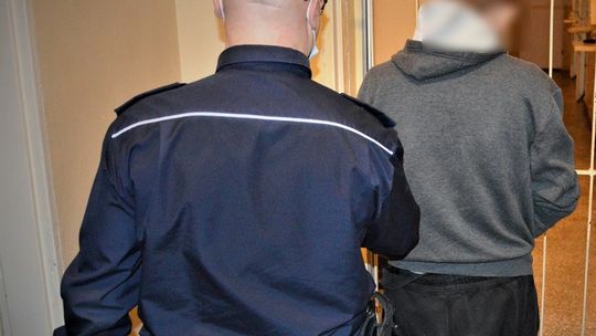 Tczew: 37-latek odpowie za włamania. W chwili zatrzymania przez policję miał przy sobie narkotyki