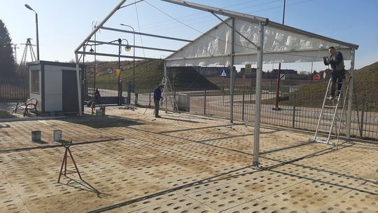 Tczew: Dary dla uchodźców będzie można zostawiać w specjalnej hali. Sprawdź, co jest potrzebne [LISTA]