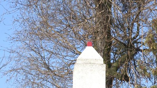 Tczew: Mieszkańcy mówią o pomniku żołnierzy Armii Czerwonej. Sprawą "zniknięcia" czerwonej gwiazdy zajęła się policja