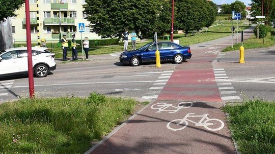 [TCZEW] Nie ustąpiła pierwszeństwa rowerzyście. 50-latek trafił do szpitala
