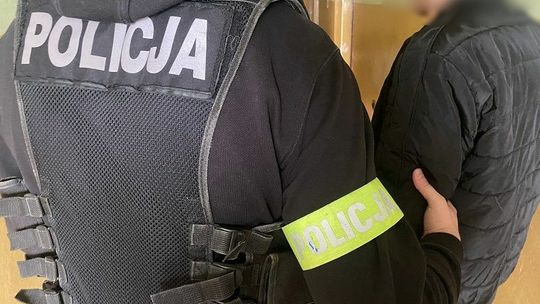 Tczew: Policjanci złapali 22-latka, który kradł w drogeriach