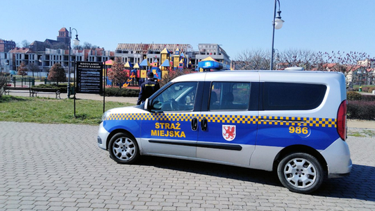 Tczewska straż miejska ma nowy, ekologiczny samochód. Niebawem pojawi się też dron