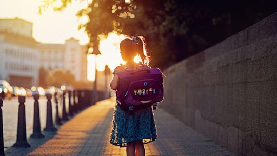 Tego miało już nie być, ale szkoły nie dały rady. „Dziecko będzie kończyło po zmroku”